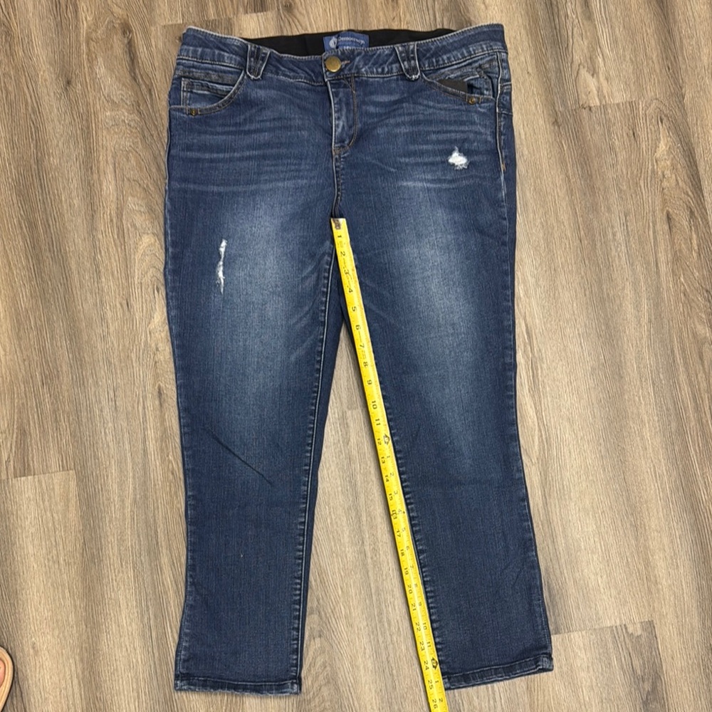 Women's Cropped Blue Jeans